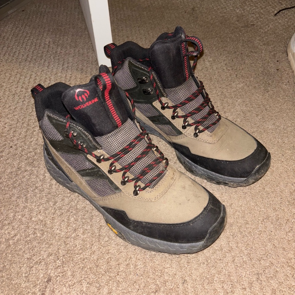 WOLVERINE MENS HIKING BOOTS